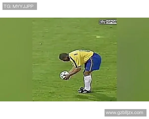 足球明星挑战霸王步法展现独特魅力与技巧的精彩瞬间